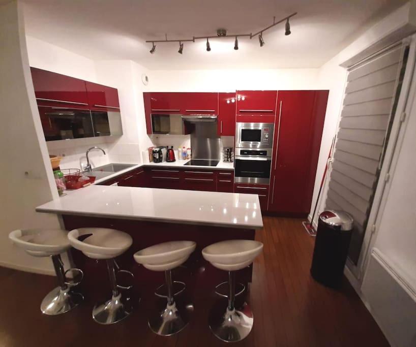 Joli Appartement Avec Jardin Et 2 Parkings Prives Argenteuil Ngoại thất bức ảnh