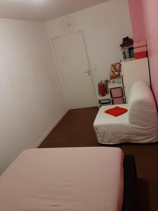 Joli Appartement Avec Jardin Et 2 Parkings Prives Argenteuil Ngoại thất bức ảnh